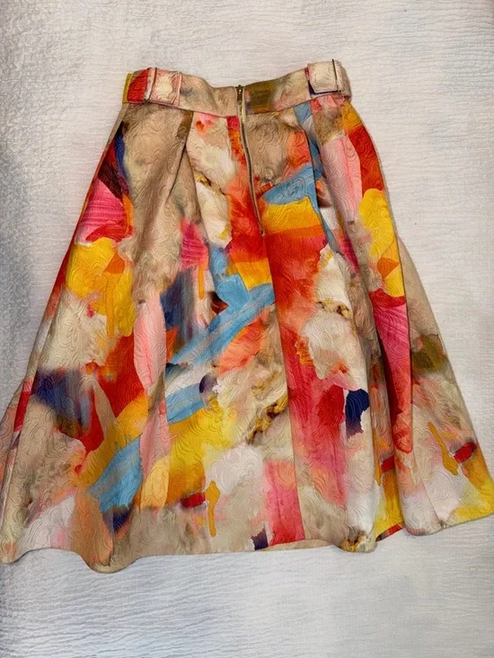 H&M Multicolor Abstract A-Line Skirt in Coral, Yellow & Blue - Picture 5 of 10